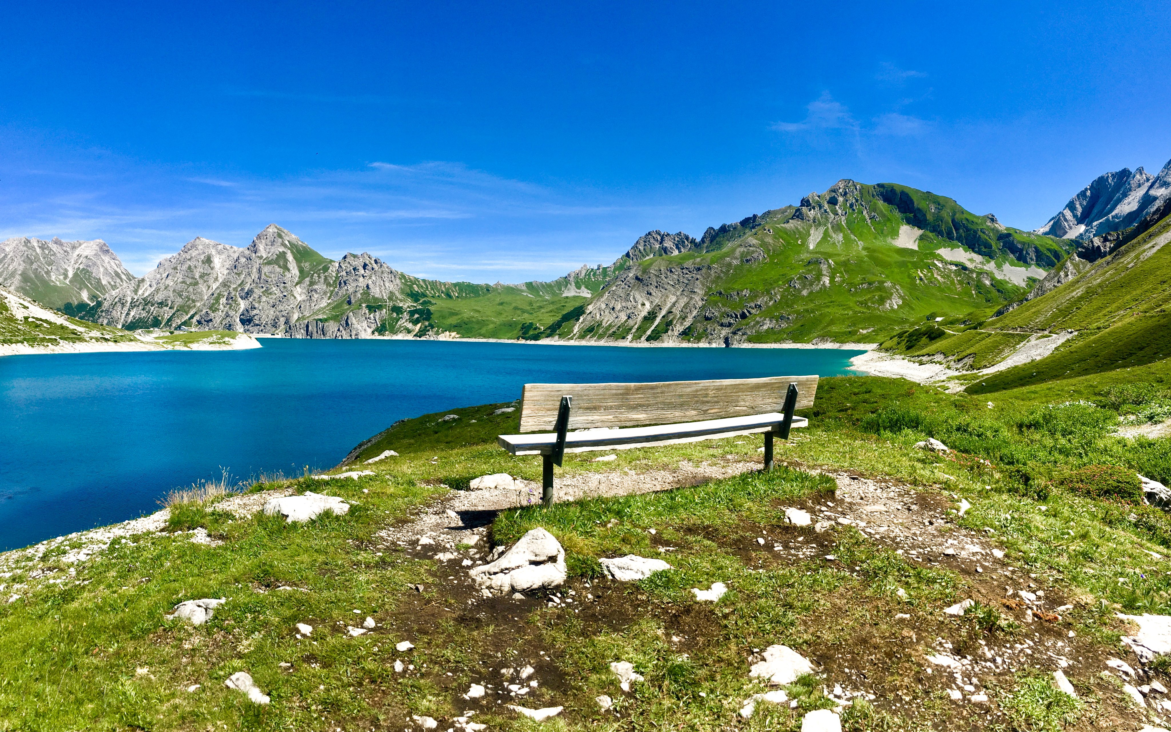 Rakouské Vorarlbersko: Zažijte léto v horách v Aparthotelu Versettla *** s welcome drinkem, saunou a polopenzí
