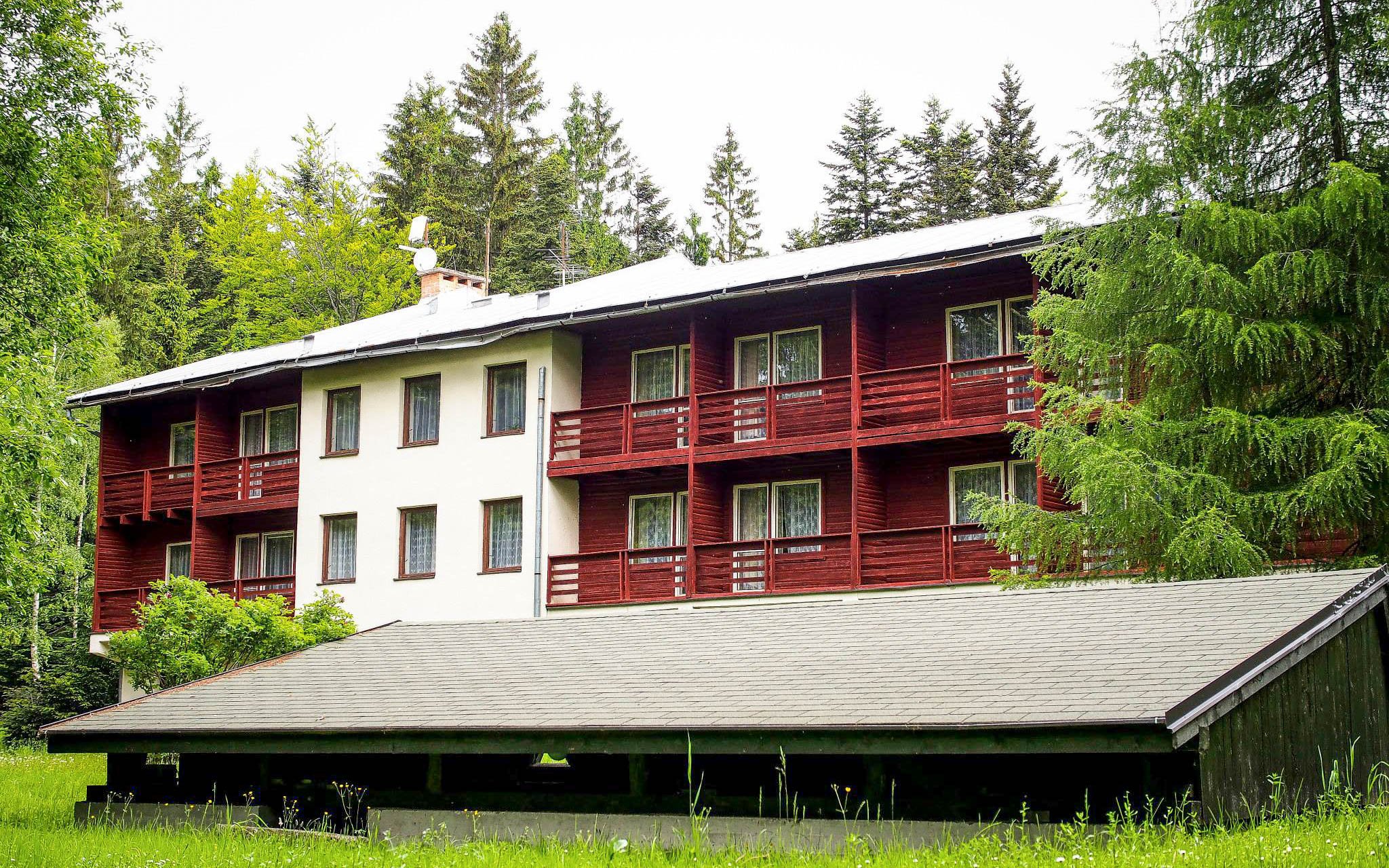 Nízké Tatry u Banské Bystrice: Family Chata Šachtičky s bazénem, saunovým světem, využitím hřiště a polopenzí