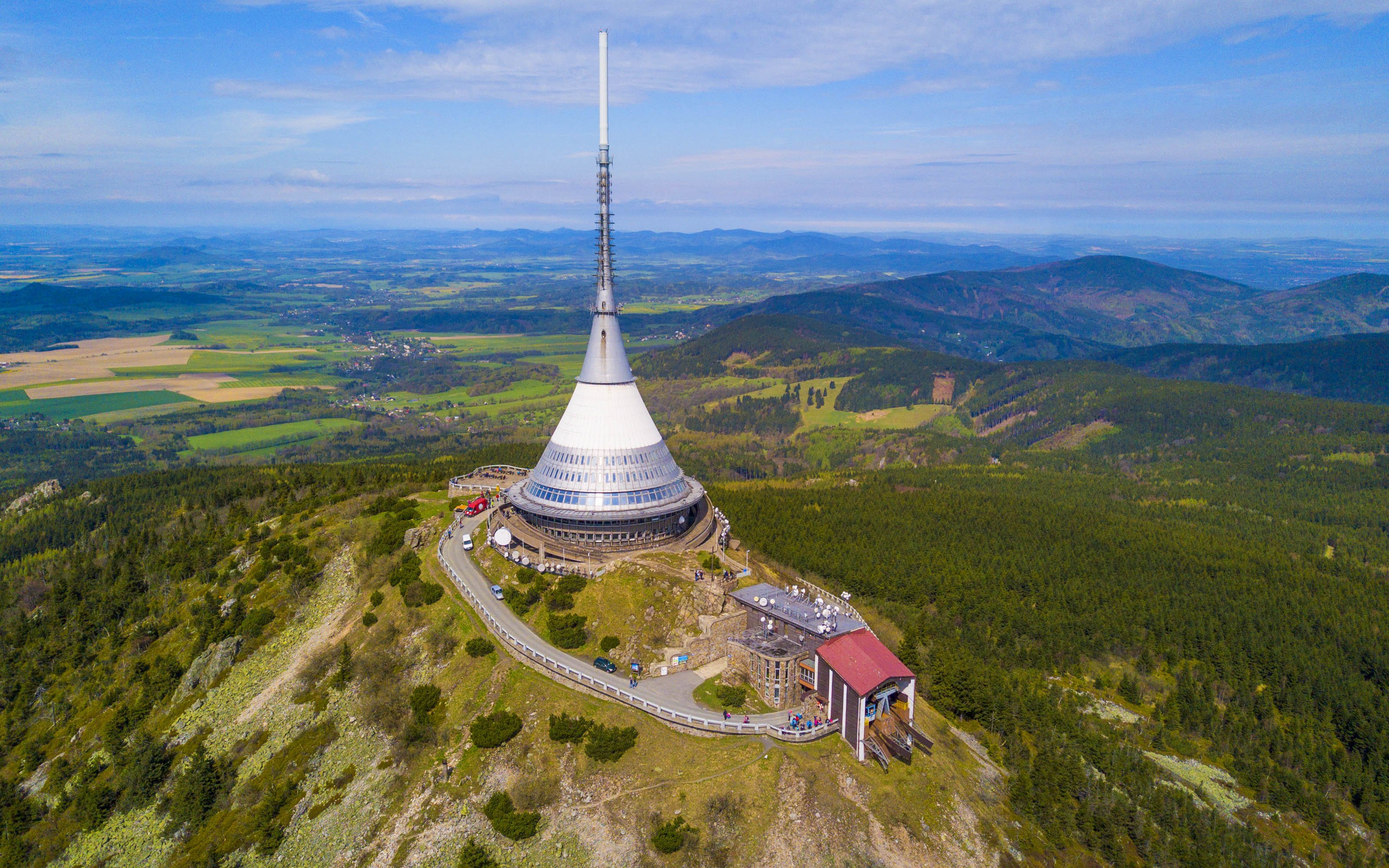 Liberec pro rodiny: Hotel Arena *** se vstupenkami do ZOO nebo na Ještěd a polopenzí + 2 děti do 15 let v ceně