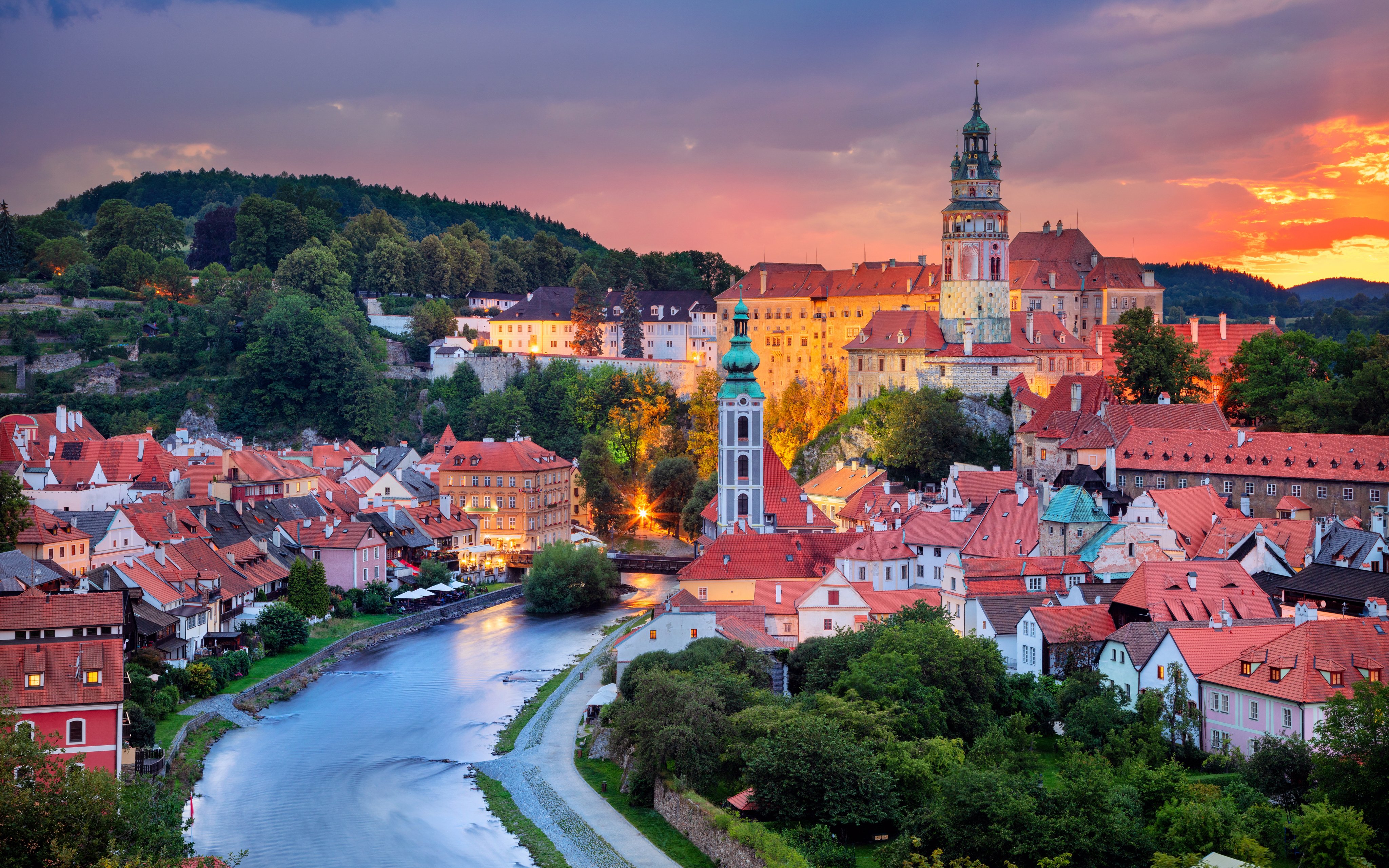 Český Krumlov jen 5 minut chůze od historického centra v útulném Penzionu Hornička + snídaně a úschovna kol