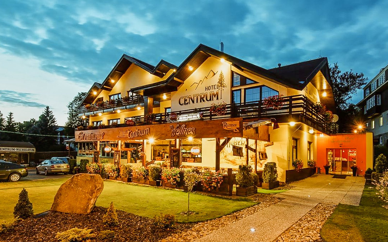 Krkonoše blízko lanovky na Čertovu horu v Hotelu Centrum Harrachov *** s polopenzí, bohatým wellness a slevami