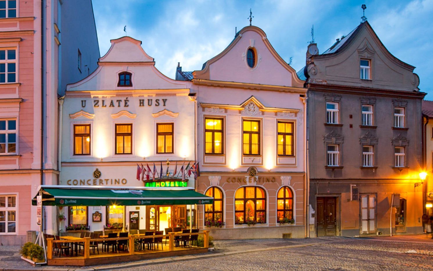 Jindřichův Hradec: Hotel Concertino - Zlatá Husa **** se snídaněmi, privátní saunou + čokoládová masáž a zábal