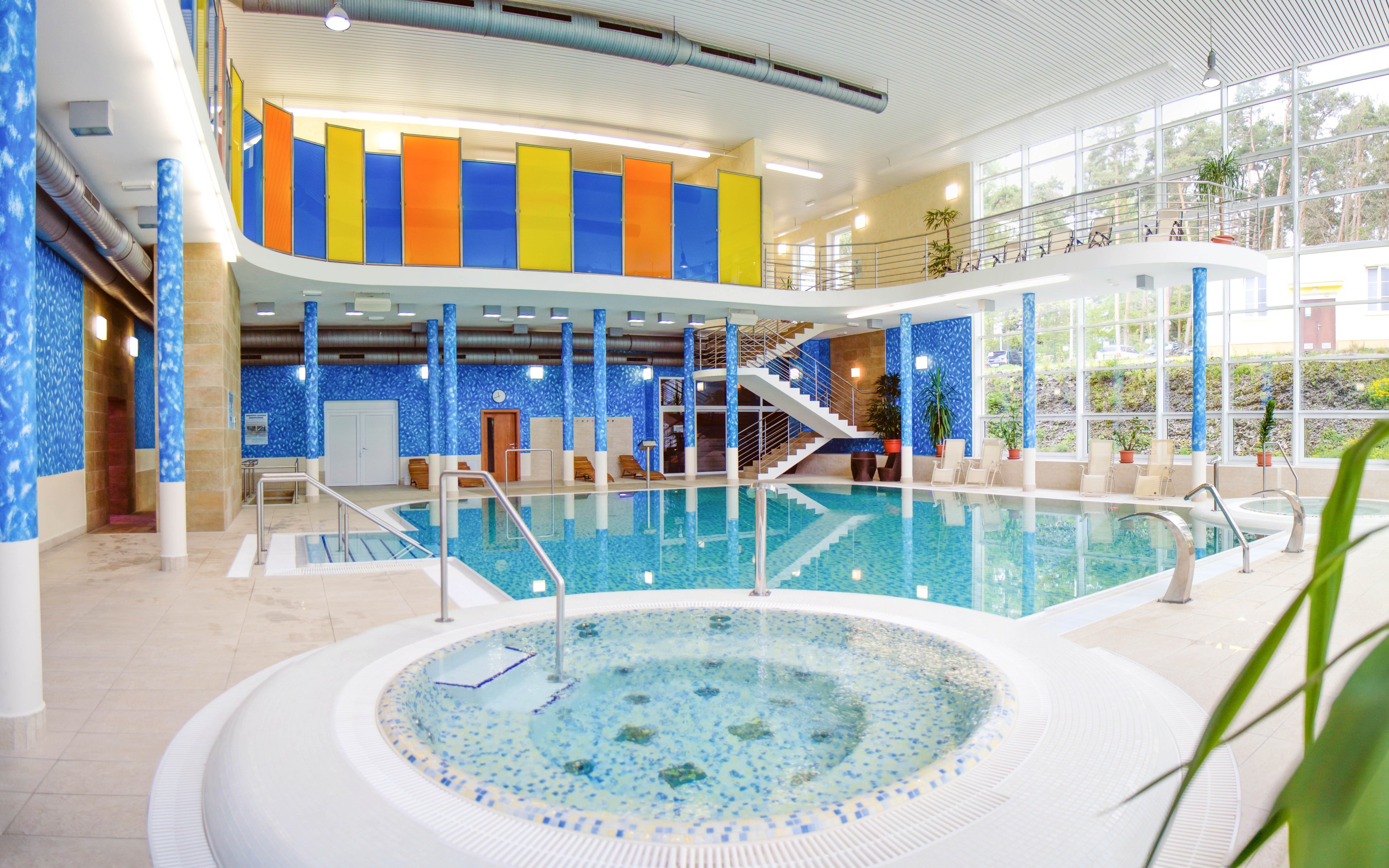 Konstantinovy Lázně: Luxus ve 4* Hotelu Löwenstein v apartmá s kuchyňkou + wellness, procedury a polopenze