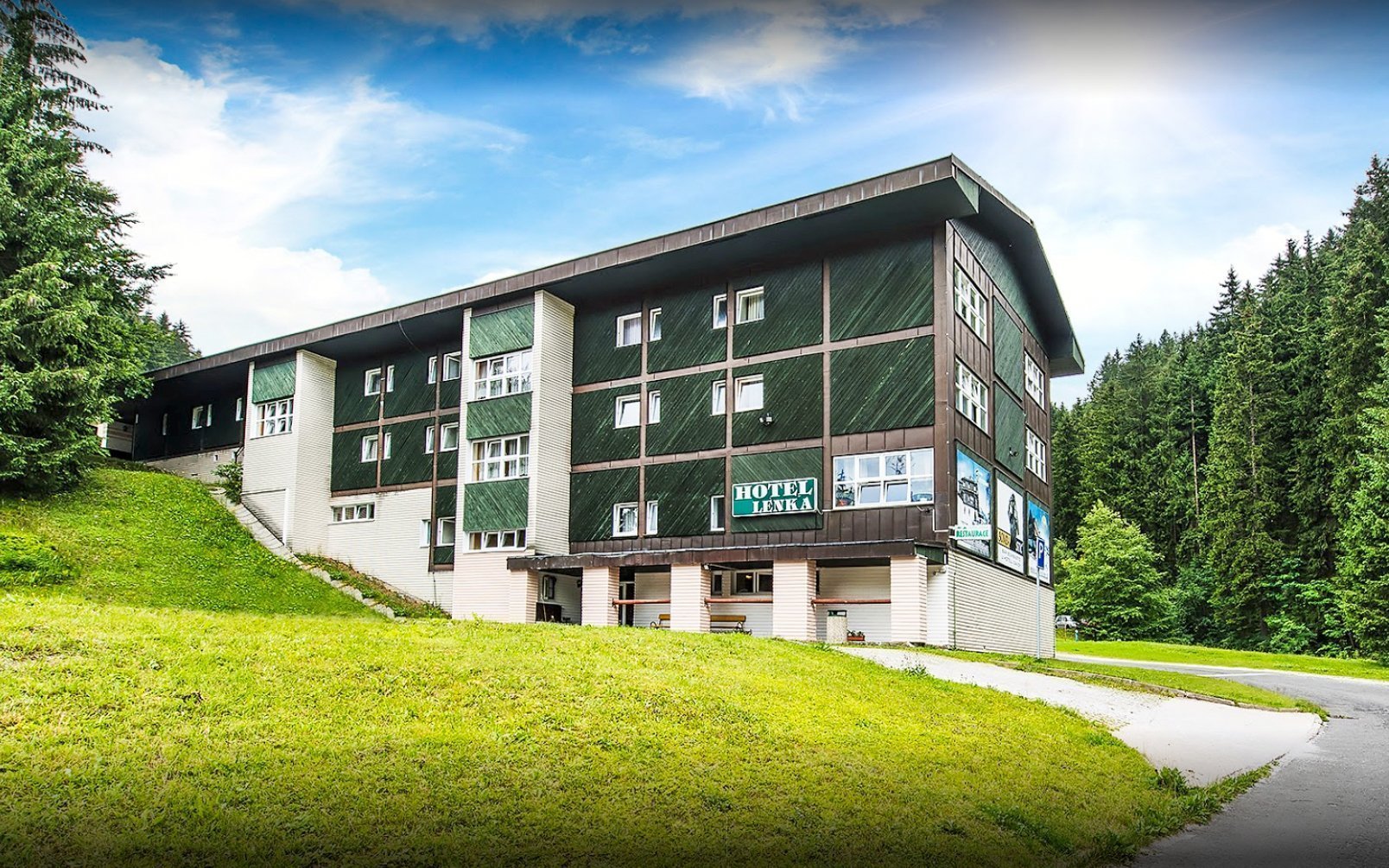 Krkonoše: Špindlerův Mlýn v Hotelu Lenka *** s polopenzí, ochutnávkou medoviny, lanovkou a slevou do sauny