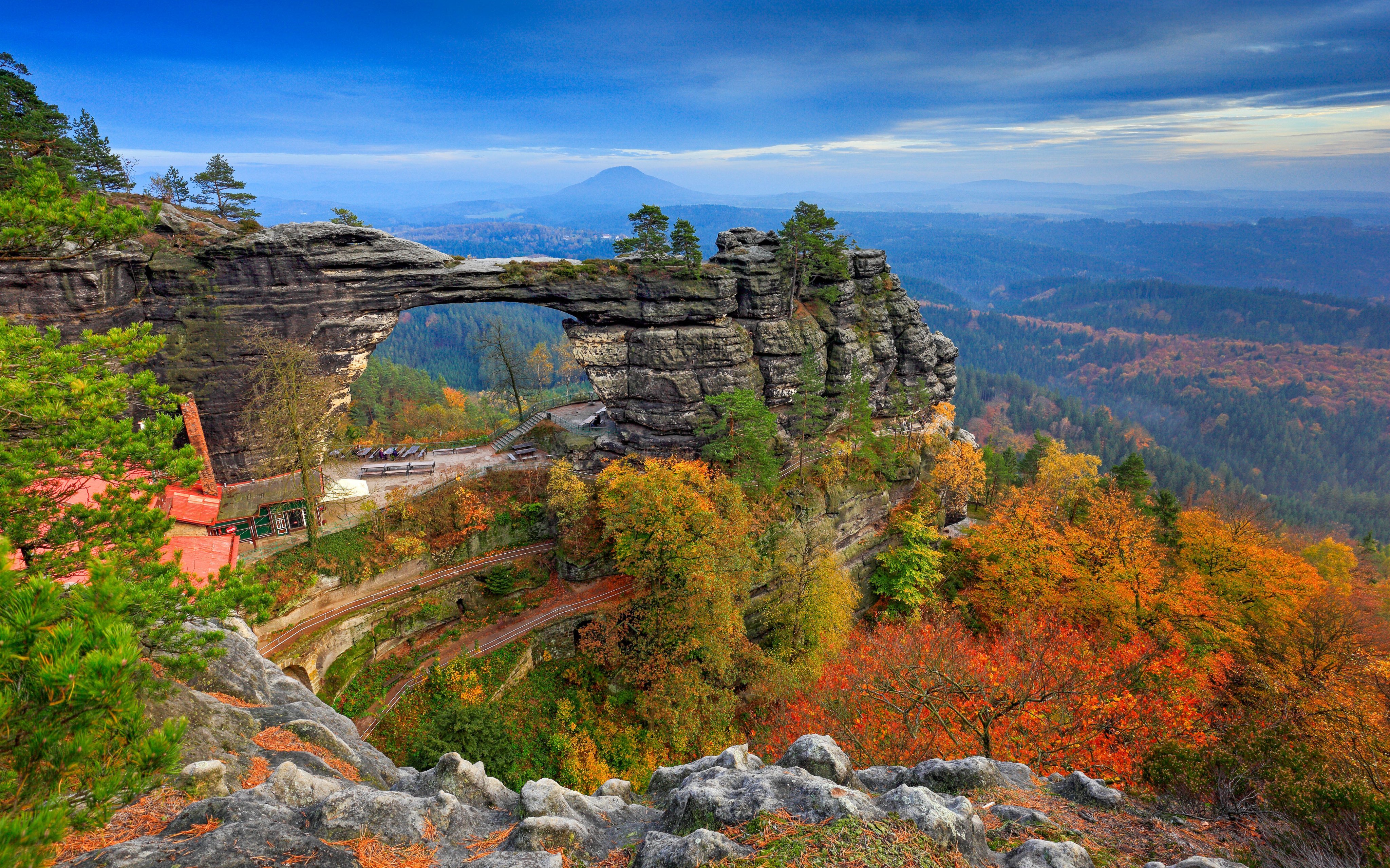 České Švýcarsko blízko Pravčické brány a Divoké soutěsky: Hotel U Zeleného stromu *** se snídaní a kulečníkem