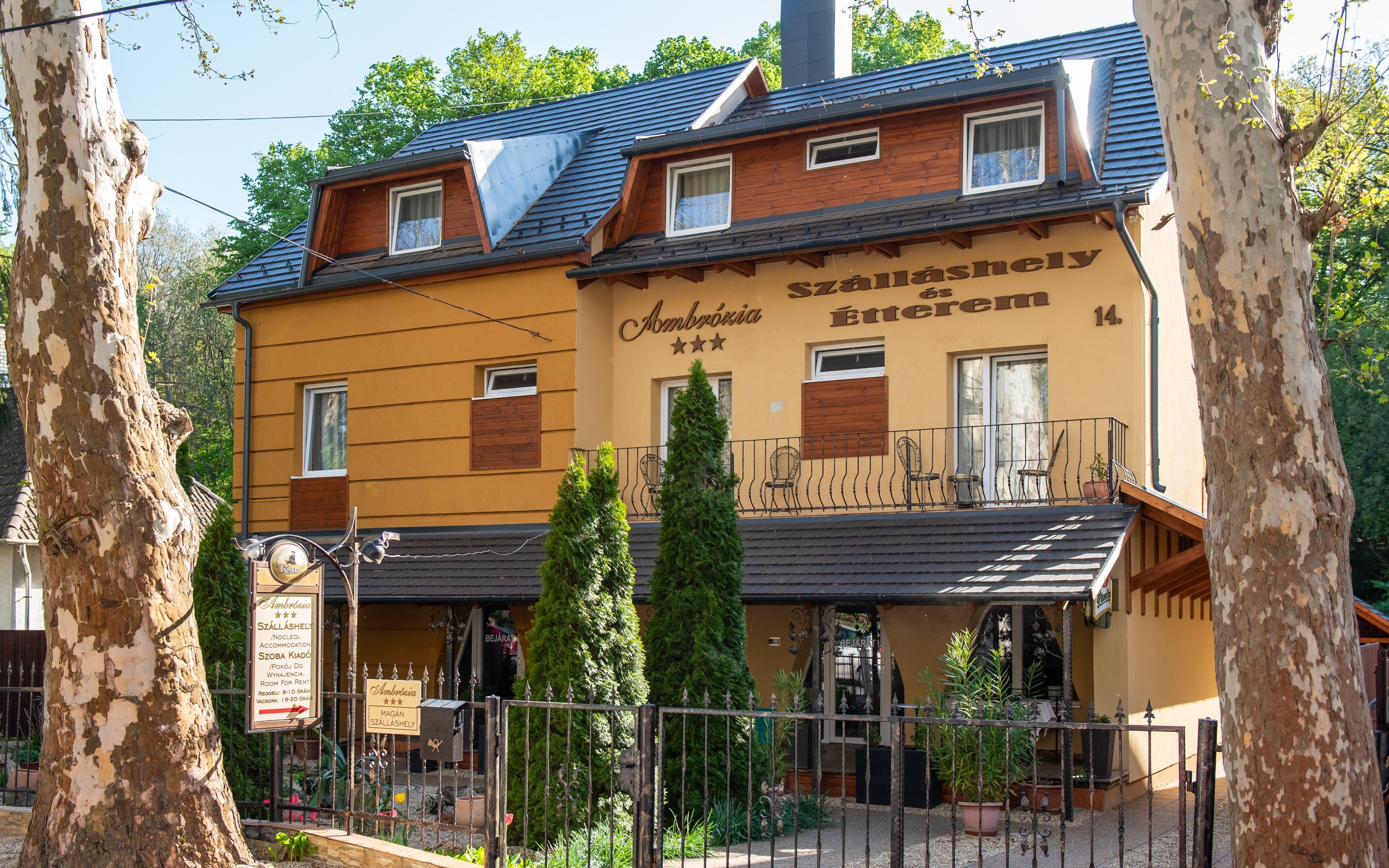 Maďarsko: Miskolc u termálních lázní (600 m) a Adventure parku v Ambrózia Szálláshely *** s polopenzí a vínem