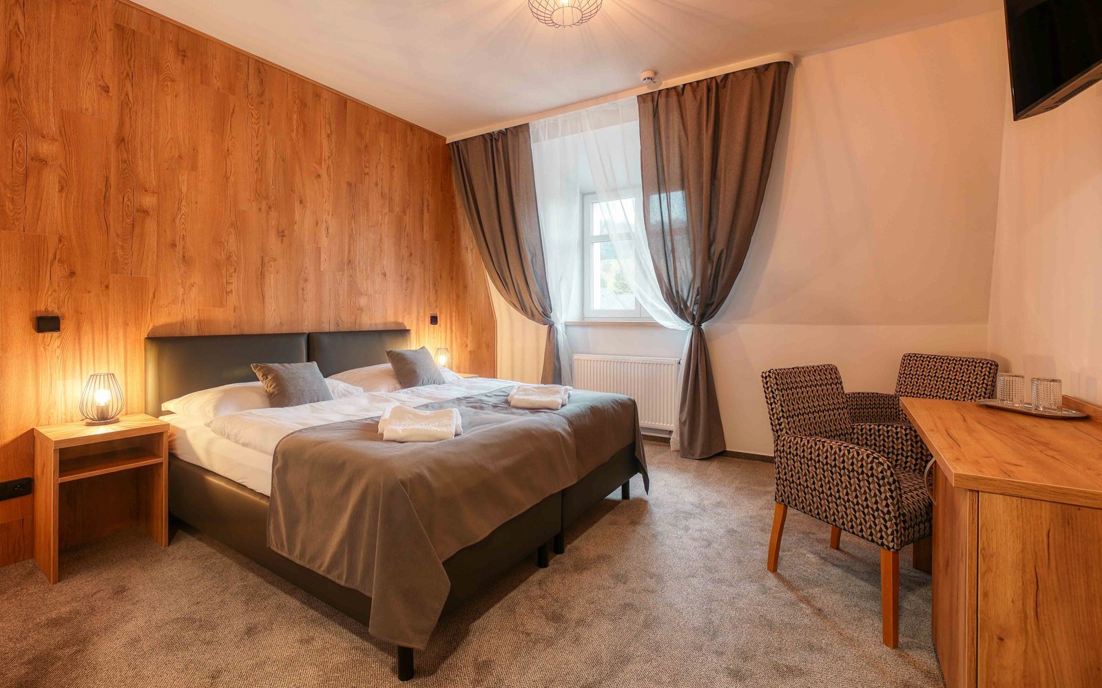 Jeseníky v Hotelu Lípa **** se snídaní či polopenzí a neomezeným wellness s vířivkou, saunami a krbem