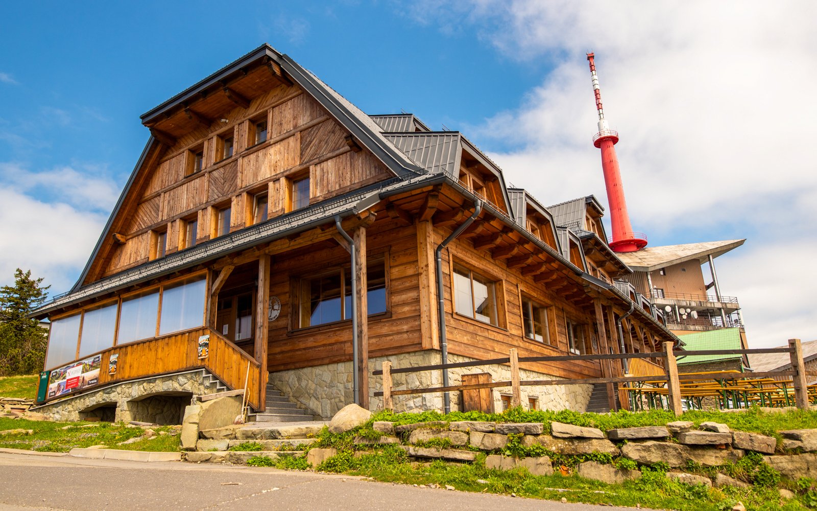 Beskydy přímo na vrcholu Lysé hory v Chatě Emil Zátopek - Maraton s polopenzí + mapa okolí a dětský koutek