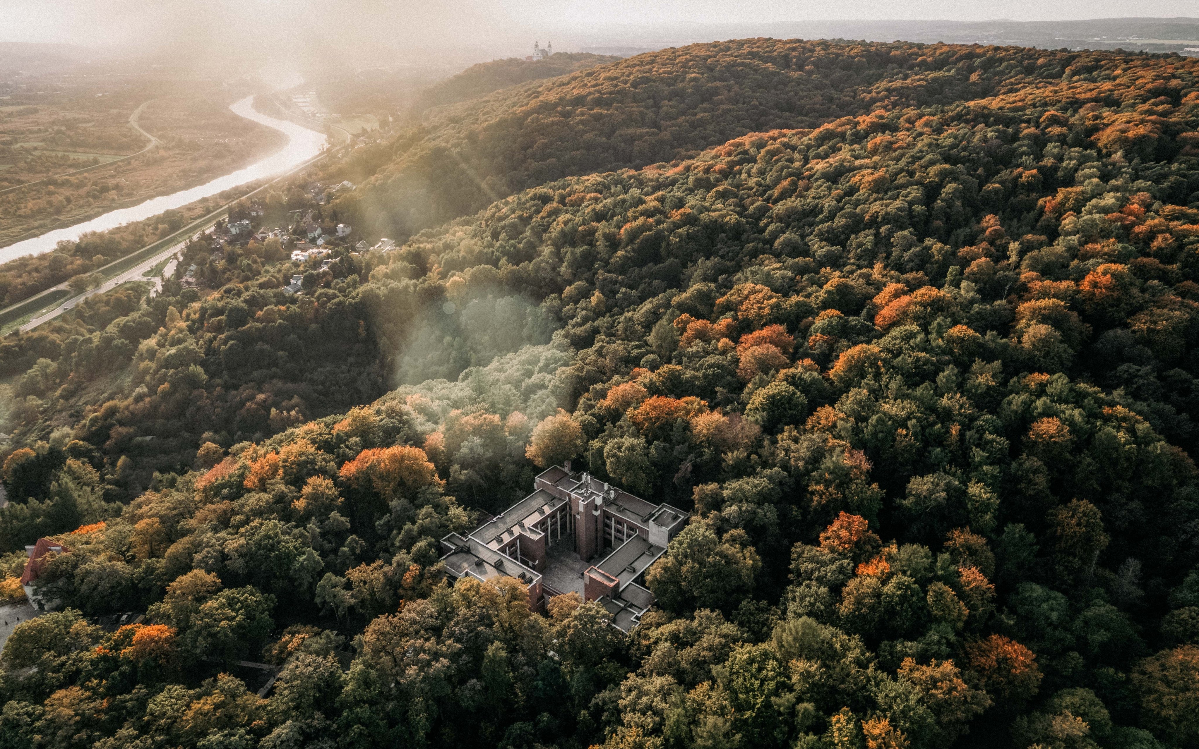 Wolský les jen 6 km od hradu Wawel a 9 km od Krakova: Forest Hotel *** s polopenzí a slevou na zoo a aquapark