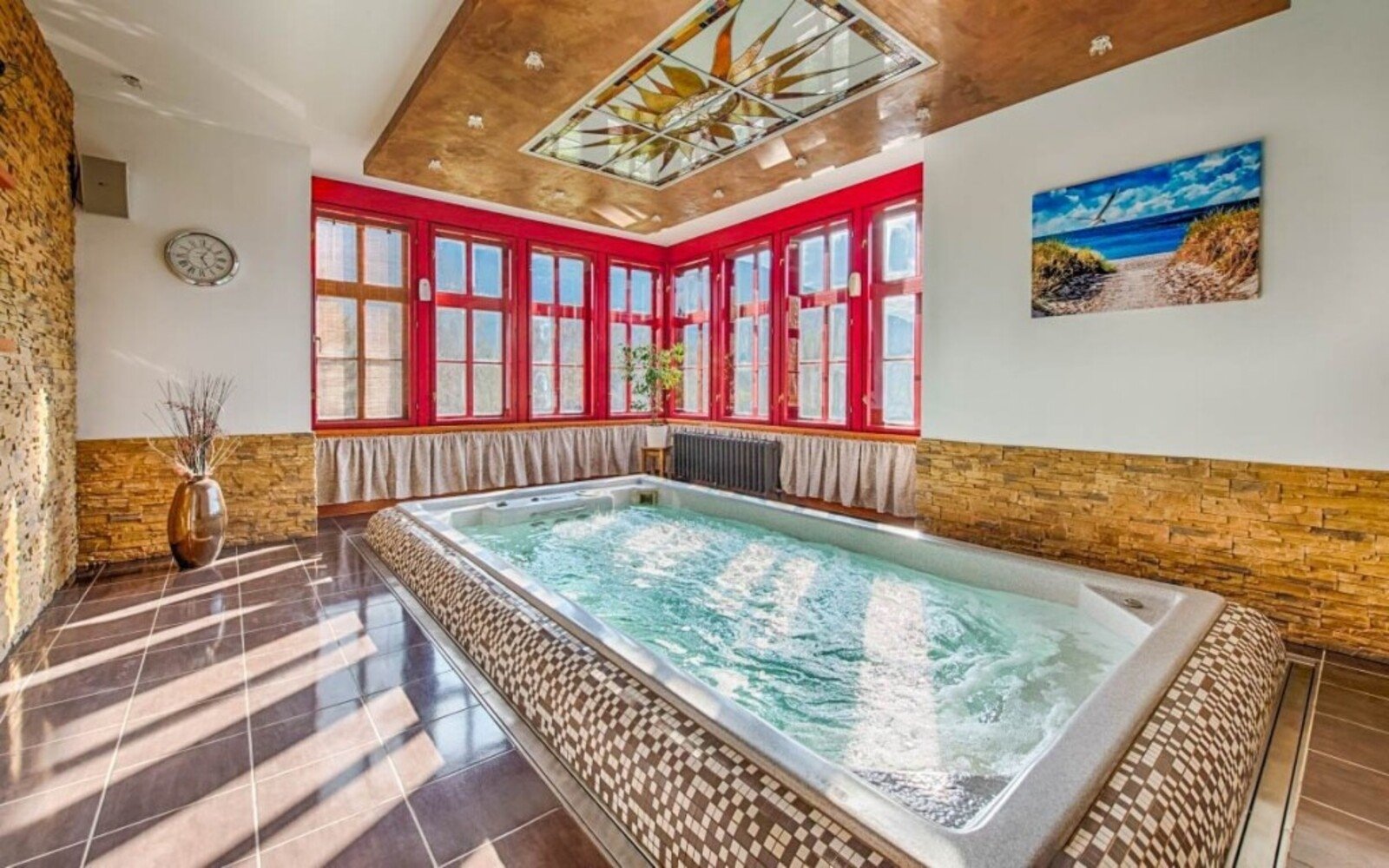 Beskydy: Hotel Zlatý Orel Ostravice **** s polopenzí, privátním wellness s bazénem a saunou + relax v jeskyni