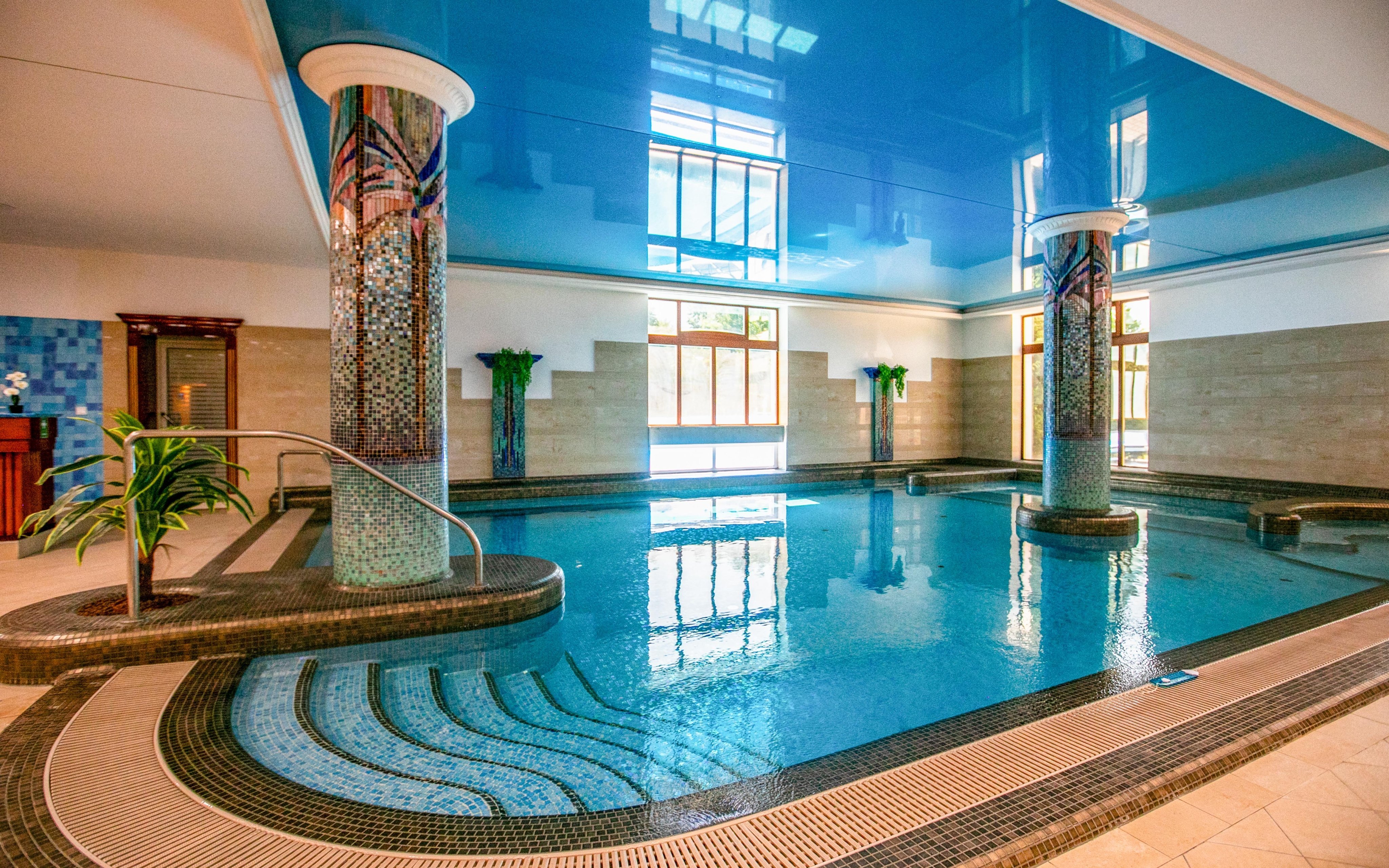 Maďarské lázně Göd v Hotelu Golden Palace **** s polopenzí a neomezeným wellness (2 bazény, vířivka, 3 sauny)