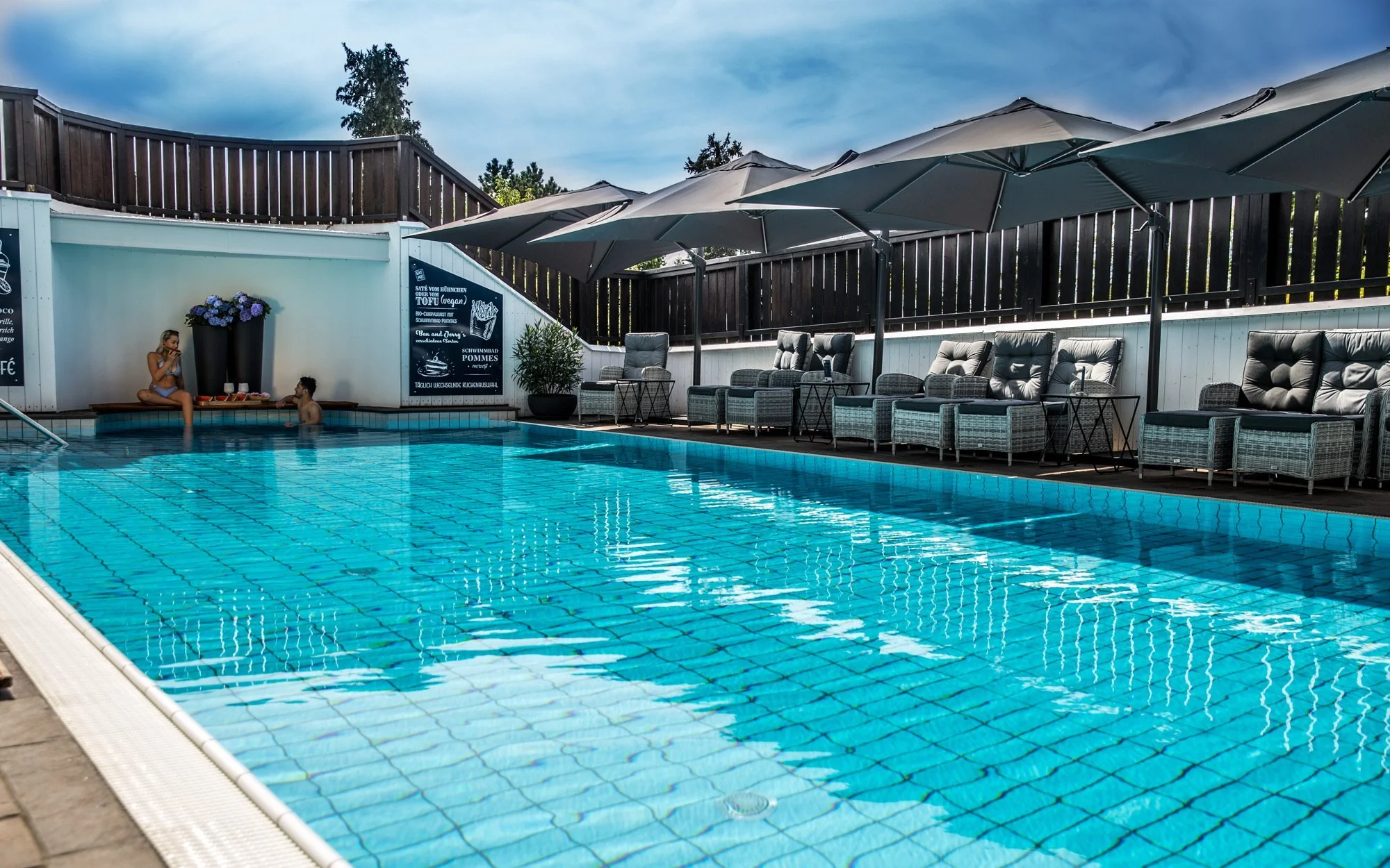 Aktivní dovolená v pohoří Eifel: 4* De Lange Man Hotelu Monschau se snídaněmi, bowlingem a minigolfem + večeře