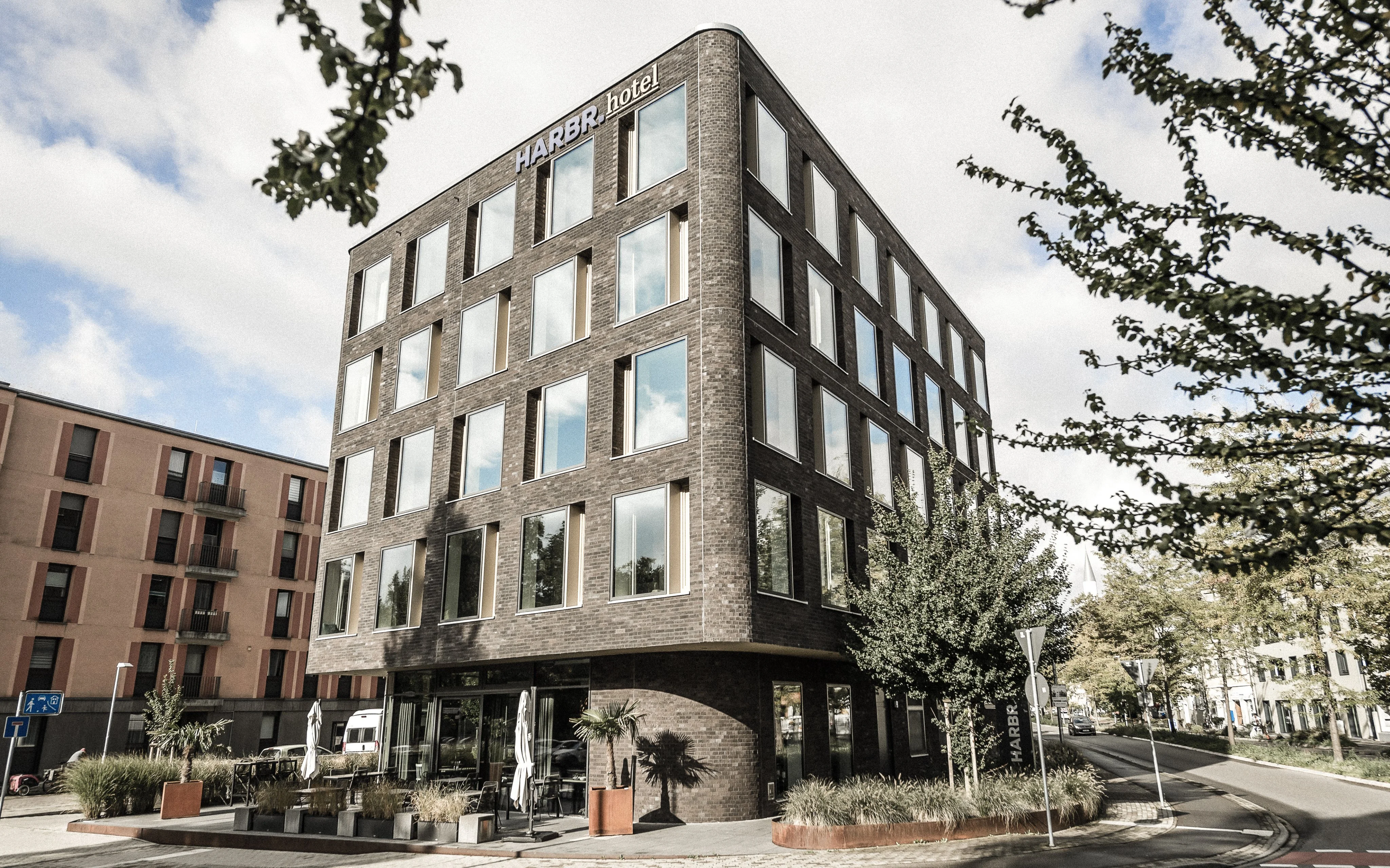 Německé pohoří Oberallgäu v Hotelu Ludwig Royal ****+ s polopenzí Plus, obřím wellness centrem a slevami