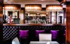 Hotelová reštaurácia sa so zotmením mení na elegantný bar