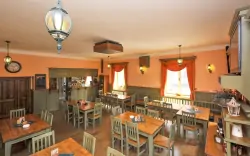 Reštaurácia, Hotel Kácov ***, Posázaví