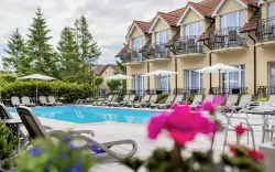 Letovisko Rewal na brehu Baltského mora: Hotel Alcest *** pri pláži s raňajkami a wellness (bazén, vírivka)