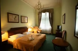 Kúpeľné mesto Karlove Vary priamo pri kolonádach a pamiatkach: Pobyt v 4* Hoteli Ester s bufetovými raňajkami