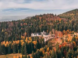 Relax na Karlovarsku: 4* Zámek Lužec Spa & Wellness Resort s polpenziou, bazénom a saunami + víno a procedúry
