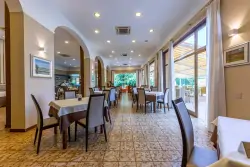 Reštaurácia, Hotel Bisesti ***, Garda, Taliansko