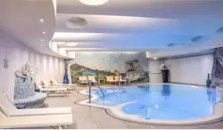 Beltéri bazén, Parco San Marco Hotels & Beach Resort ****, Cima di Porlezza (CO), Taliansko