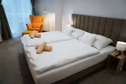 Izby, Hotel Modena ***, Bratislava