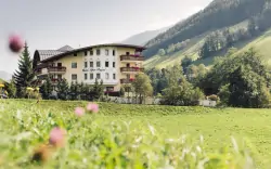 Wellness v Južnom Tirolsku: Alpin Royal Wellness Refugium & Resort Hotel ****+ s polpenziou, bazénmi a saunami