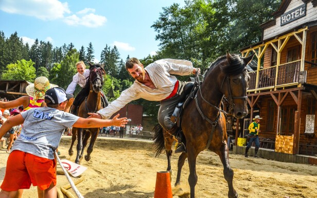 Westernové mestečko Šiklův mlýn, zábavný komplex Šikland