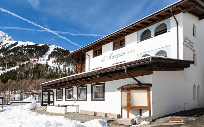Turistika v Ötztalských Alpách v nadmorskej výške 2 000 m: Sporthotel Kurzras *** s polpenziou + bazén a sauna