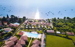 Rezort pri jazere, Onda Blu Resort ****, Manerba del Garda, Taliansko