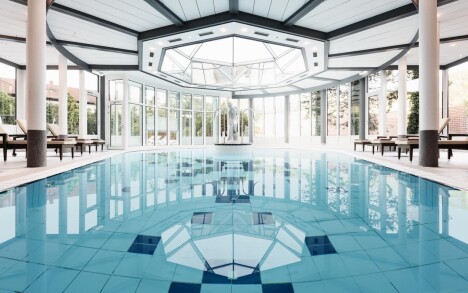 Vnútorný bazén, Burghotel, Neukirchen beim Heiligen Blut, Nemecko