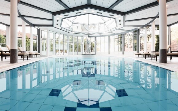 Vnútorný bazén, Burghotel, Neukirchen beim Heiligen Blut, Nemecko