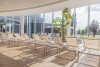 Ležadlá pri bazéne, MJUS Resort & Thermal Park ****, Körmend , Maďarsko