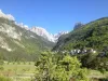 Horská krajina s dedinou, Alle Dolomiti Boutique Lake Hotel ****, Molveno