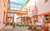 Vonkajšia kaviareň, Parkhotel Centrum ***, Spišská Nová Ves, Slovenský raj, Slovensko