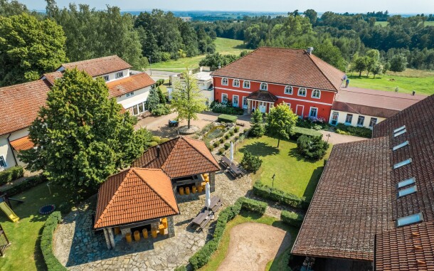 Farma Nová Amerika, Kuks, Podkrkonošie