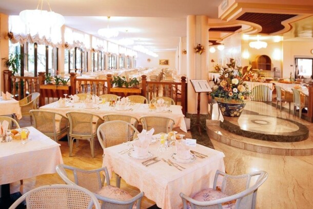 Reštaurácia, Park Hotel Oasi ****, Garda, Taliansko