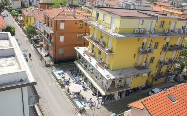 Hotel Orlov stojí blízko jednej z nich