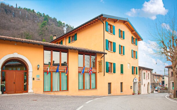 Hotel Tre Punte ***, Navazzo, Lago di Garda