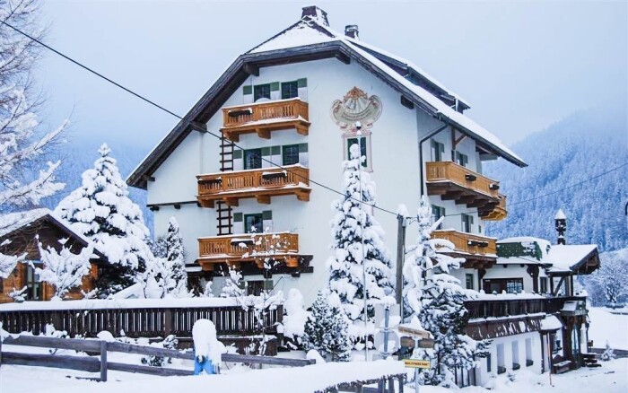 Hotel Edelweiss (CK Nic než pryč)