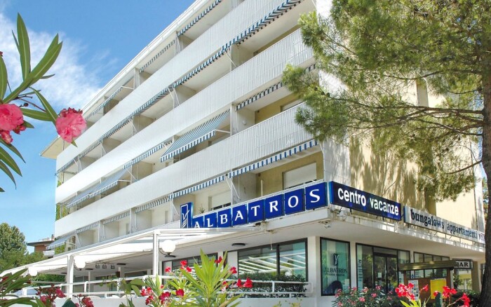 Albatros Aparthotel ***